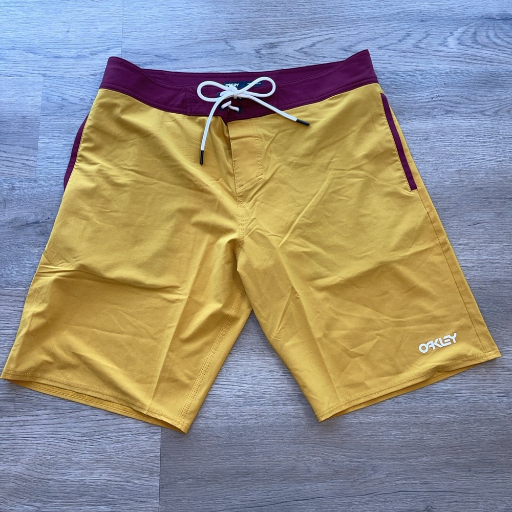 Oakley Mens Swim Trunks Size 34 Performance Fit Red Yellow Lace Up Unlined New